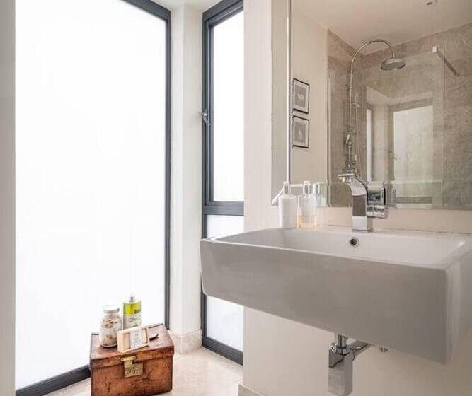 דירת נופש Contemporary Luxury Town House Cheltenham