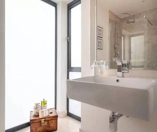 اقامتگاه Contemporary Luxury Town House Cheltenham