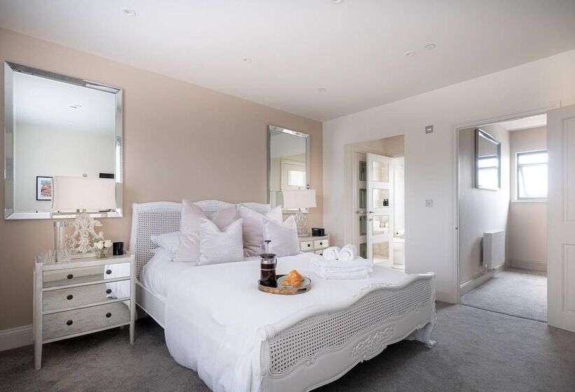 דירת נופש Contemporary Luxury Town House Cheltenham