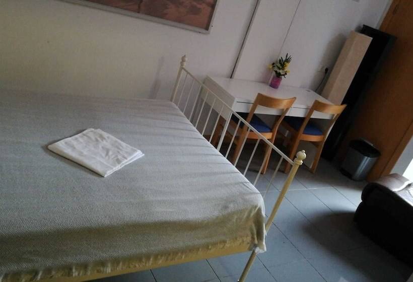 Galaxy Star Hostel Barcelona