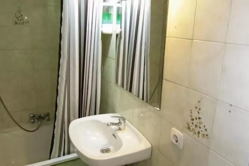 Hostal Helena 2