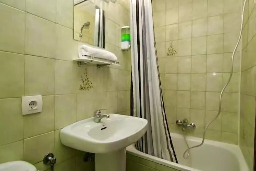 Hostal Helena 2