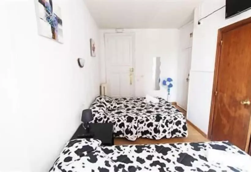 Hostal Helena 2