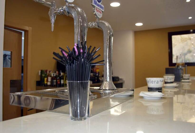 호텔 Balneario De Graena