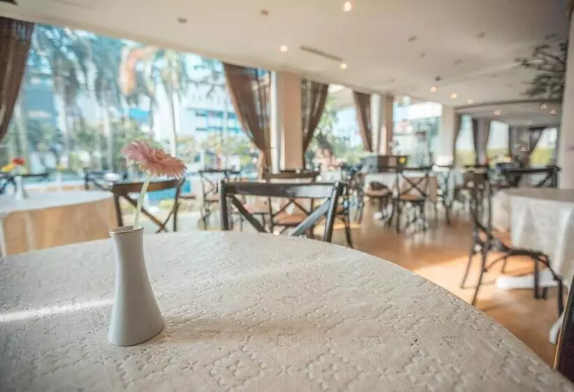 ホテル Bulevar Tanjung Duren Jakarta