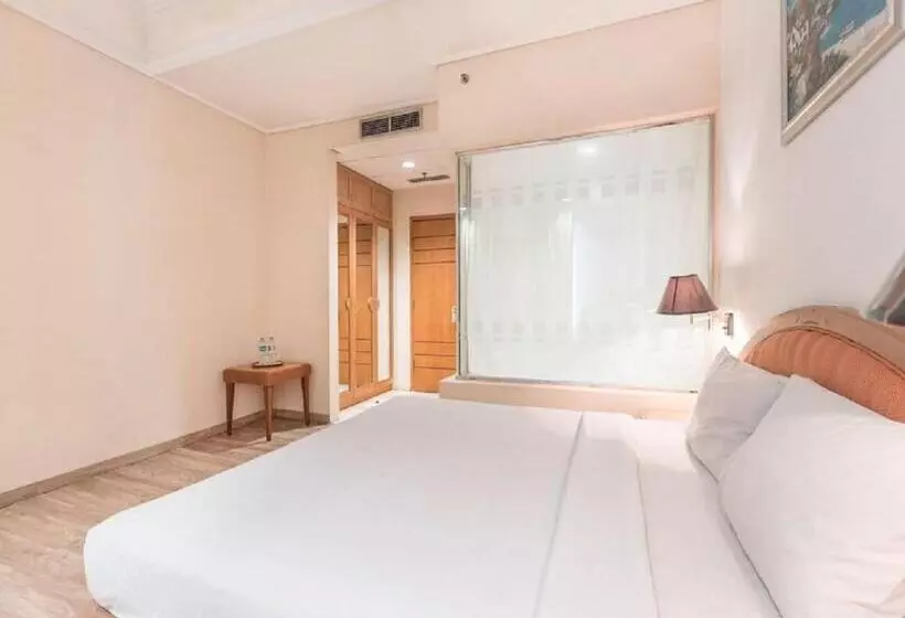ホテル Bulevar Tanjung Duren Jakarta