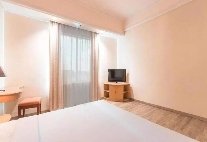 ホテル Bulevar Tanjung Duren Jakarta
