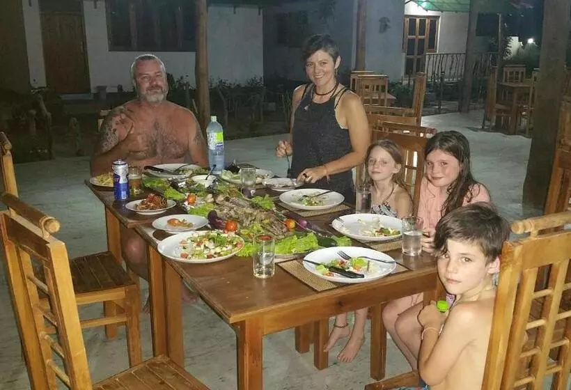 هتل Shell Resort