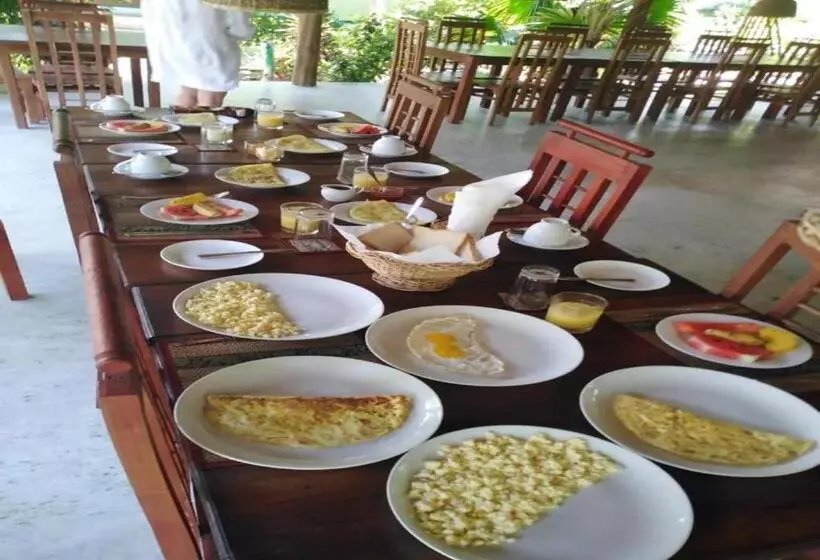 هتل Shell Resort