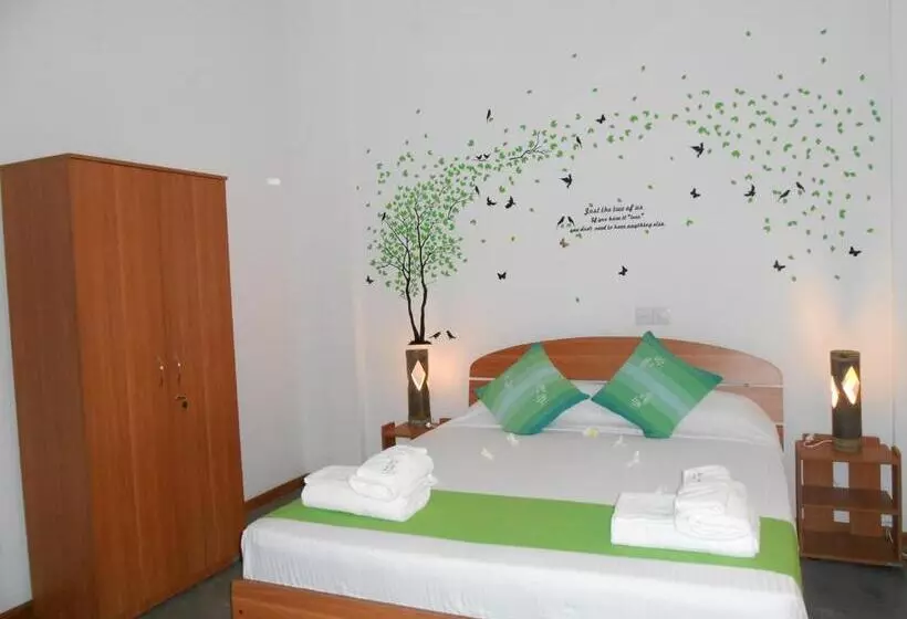 هتل Shell Resort