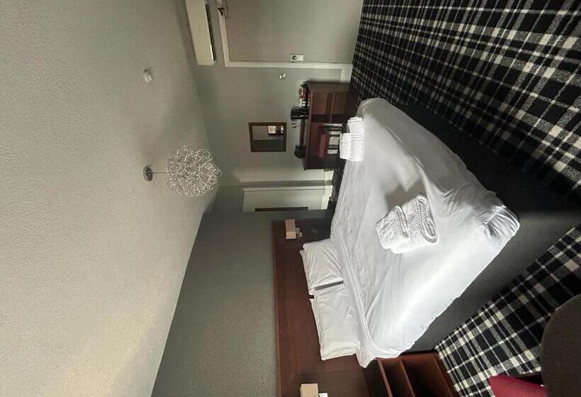 בית מלון כפרי The Grand