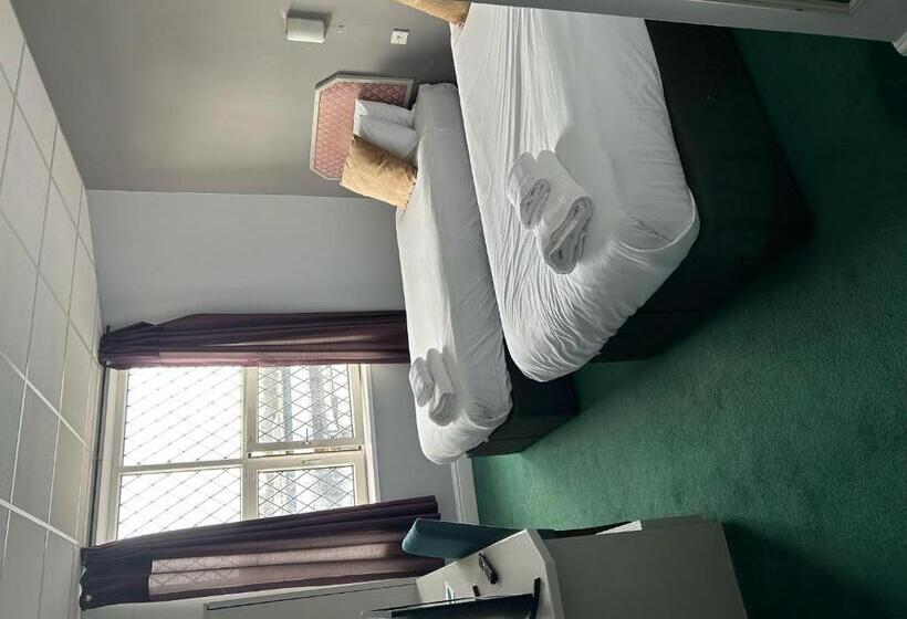 בית מלון כפרי The Grand