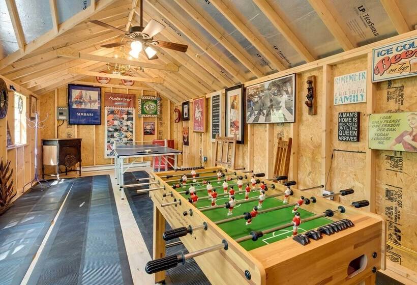 Albrightsville Family Hideaway W/ Private Hot Tub!