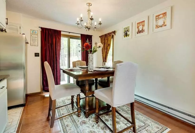 Albrightsville Family Hideaway W/ Private Hot Tub!