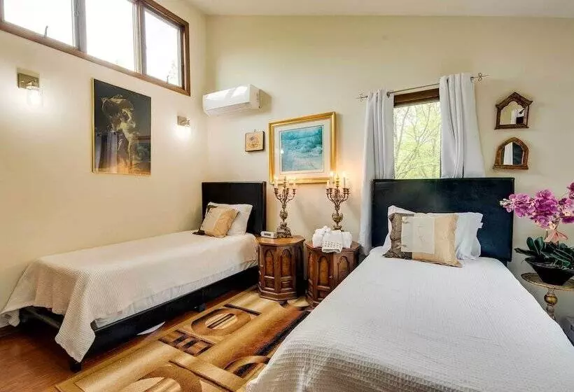 Albrightsville Family Hideaway W/ Private Hot Tub!