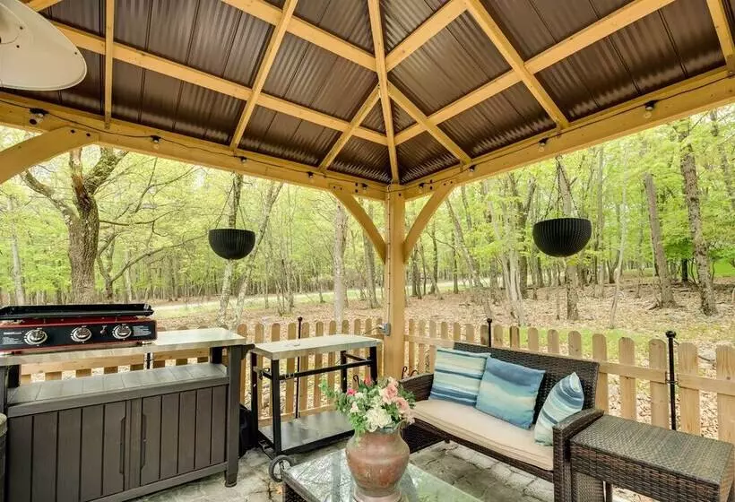 Albrightsville Family Hideaway W/ Private Hot Tub!