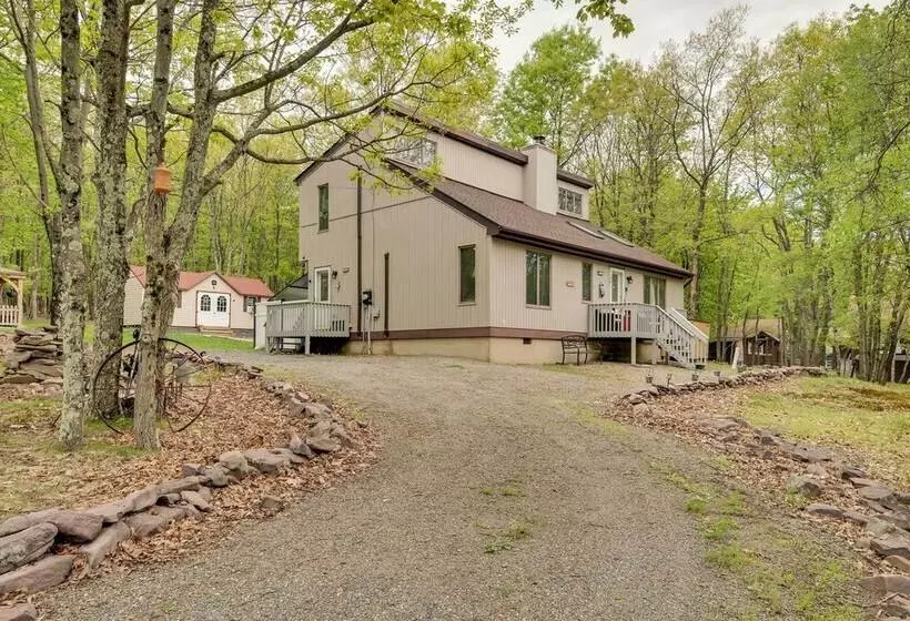 Albrightsville Family Hideaway W/ Private Hot Tub!