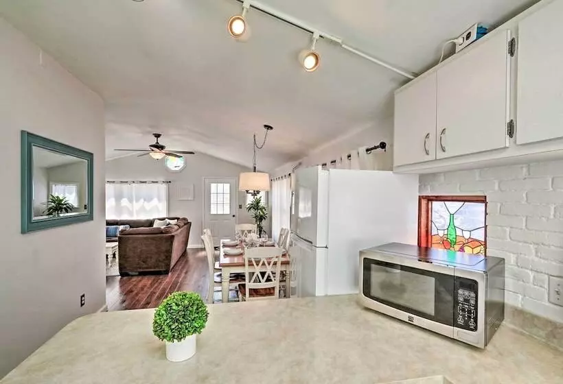 Beachy Lavallette Cottage W/ Outdoor Shower, Patio