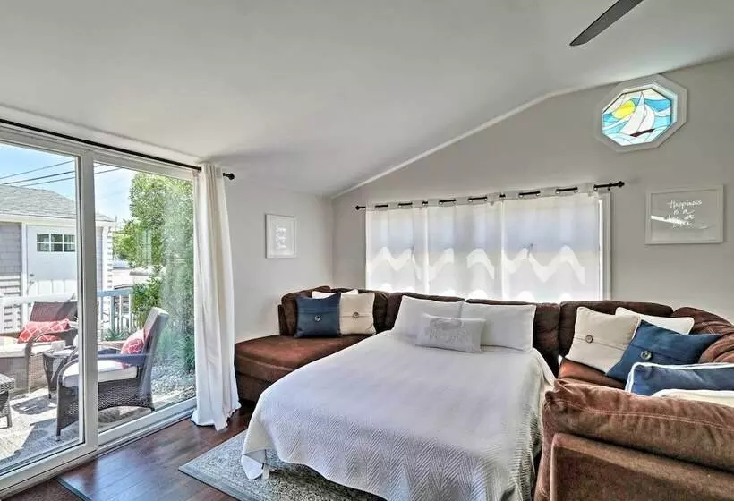 Beachy Lavallette Cottage W/ Outdoor Shower, Patio