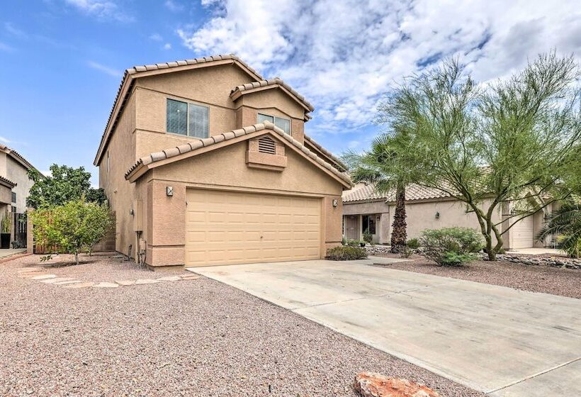 Beautiful Lakefront Peoria Home W/ Community Pool