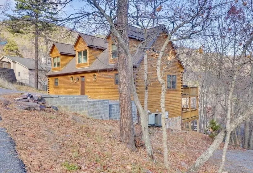 Big Bear Lodge    Cabin In Massanutten Resort!