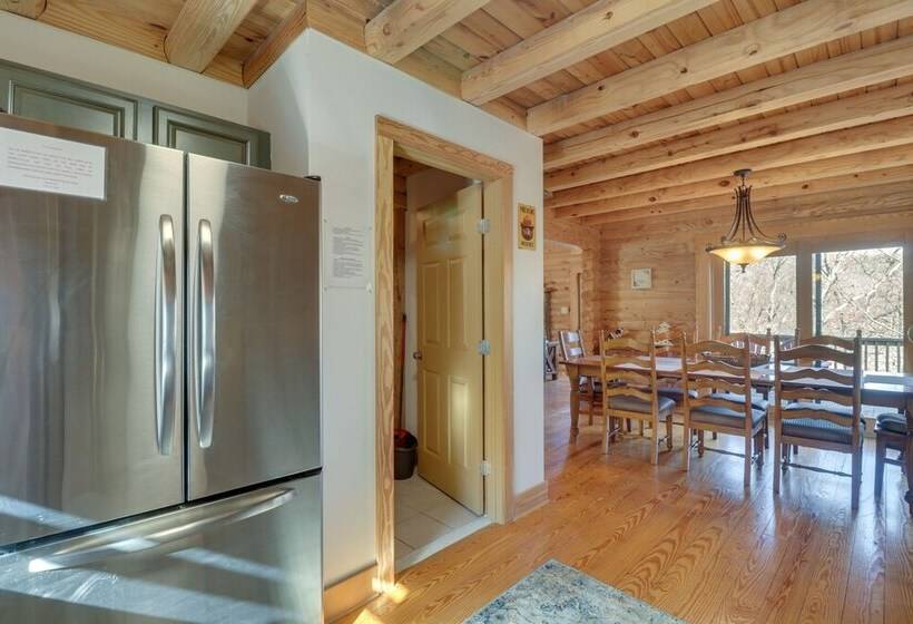 Big Bear Lodge    Cabin In Massanutten Resort!