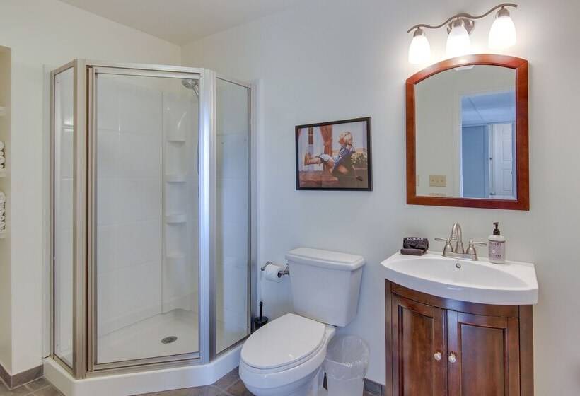 Bright Asheville Retreat With Hot Tub & Decks!