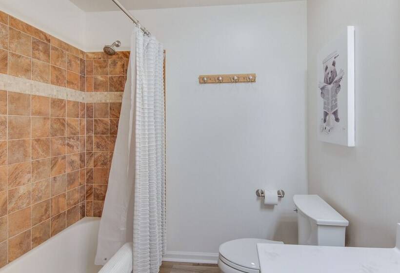 Bright Asheville Retreat With Hot Tub & Decks!