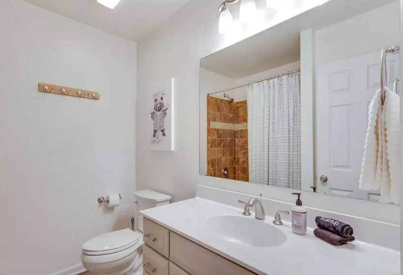 Bright Asheville Retreat With Hot Tub & Decks!