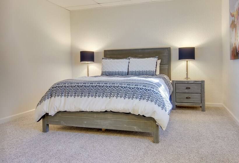 Bright Asheville Retreat With Hot Tub & Decks!