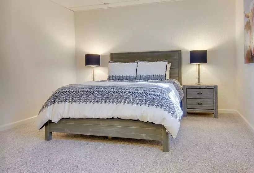 Bright Asheville Retreat With Hot Tub & Decks!