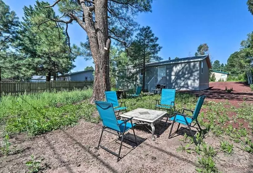 Bright & Modern Flagstaff Cottage Escape!