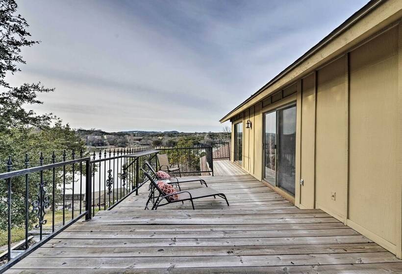 Bright N Breezy Waterfront Lake Granbury Getaway!