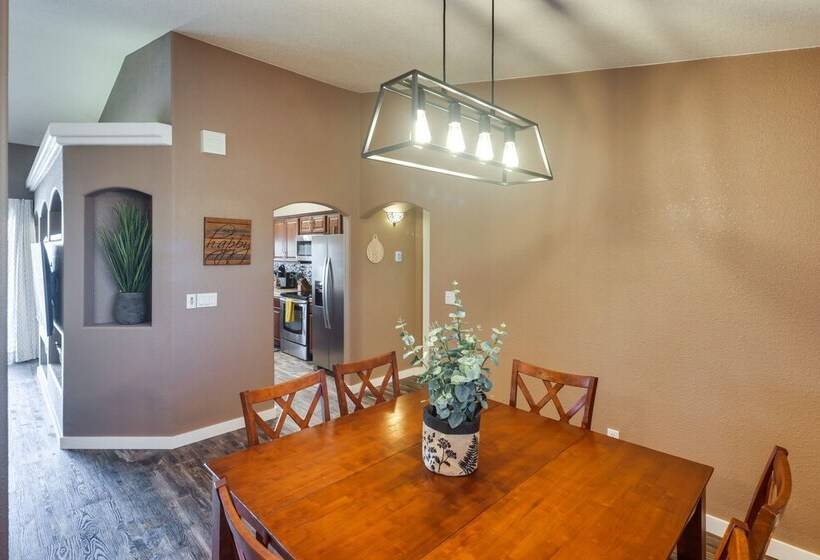 Bullhead City Oasis W/ Fire Pit + Mtn View!