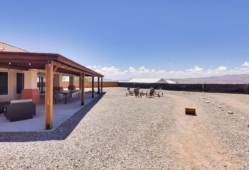 Bullhead City Oasis W/ Fire Pit + Mtn View!