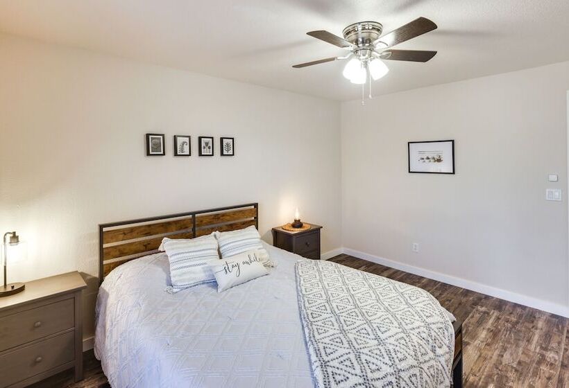 Bullhead City Oasis W/ Fire Pit + Mtn View!