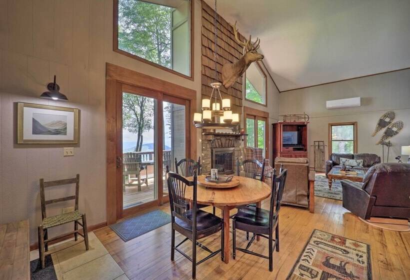 Hot Tub & Scenic Views: Beech Mountain Retreat