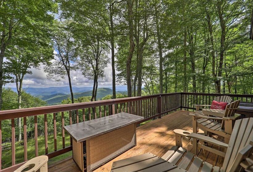 Hot Tub & Scenic Views: Beech Mountain Retreat