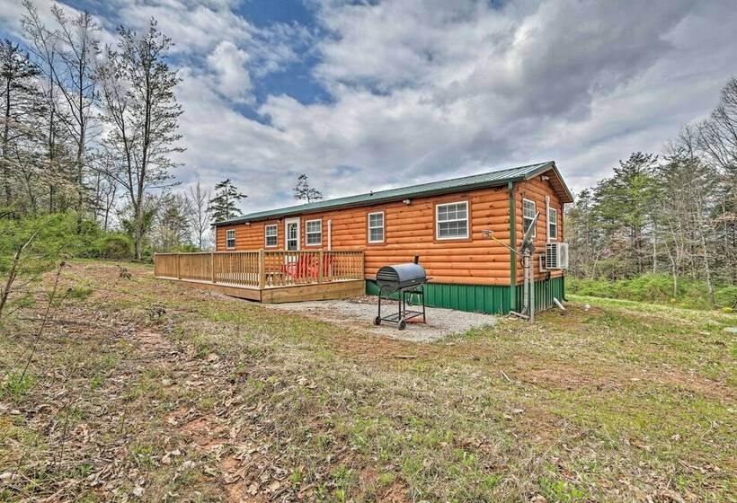 Cozy Bidwell Cabin W/ Deck: Trail & Creek Access!