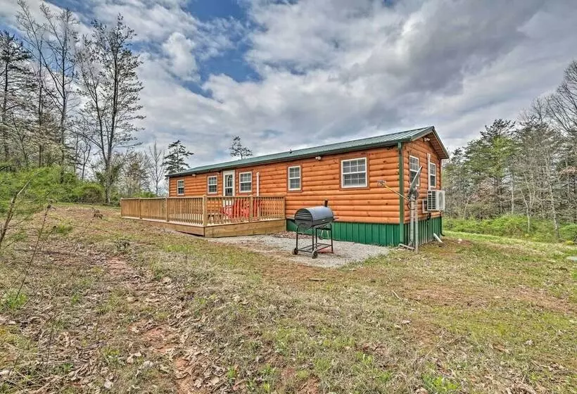 Cozy Bidwell Cabin W/ Deck: Trail & Creek Access!
