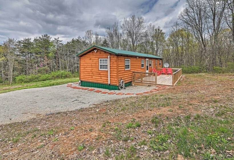 Cozy Bidwell Cabin W/ Deck: Trail & Creek Access!