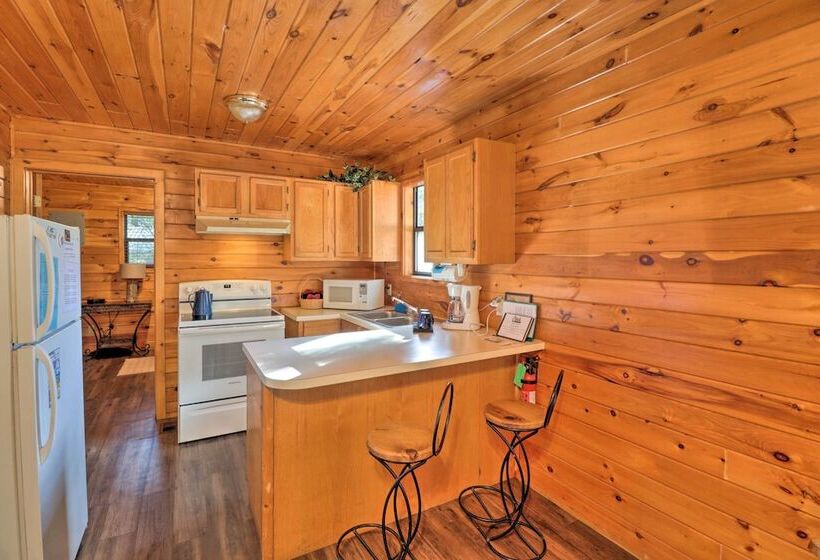 Cozy Cabin W/ Hot Tub   4 Mi To Broken Bow Lake!