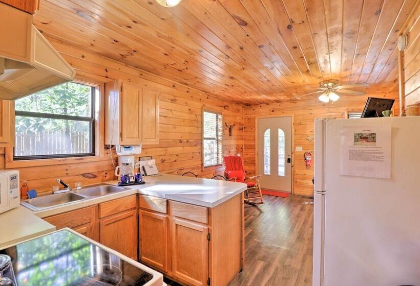 Cozy Cabin W/ Hot Tub   4 Mi To Broken Bow Lake!