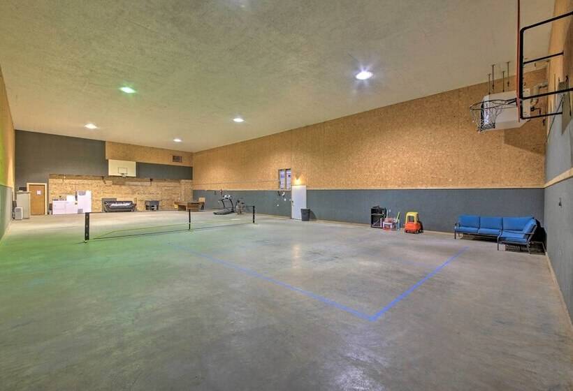 Expansive Group Lake House W/ Private Hot Tub!