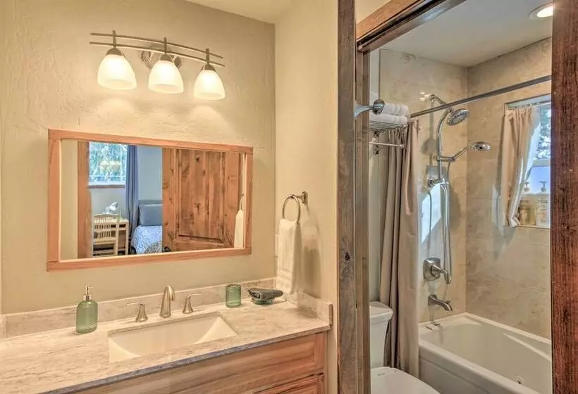 Expansive Group Lake House W/ Private Hot Tub!