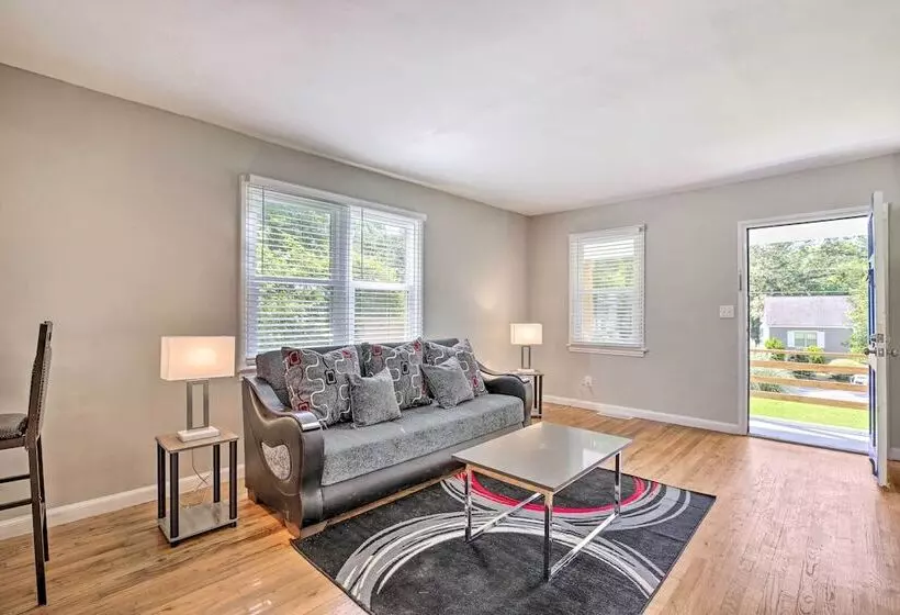 Family Friendly Atlanta Home ~ 3 Mi To Downtown!