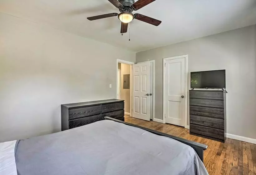 Family Friendly Atlanta Home ~ 3 Mi To Downtown!
