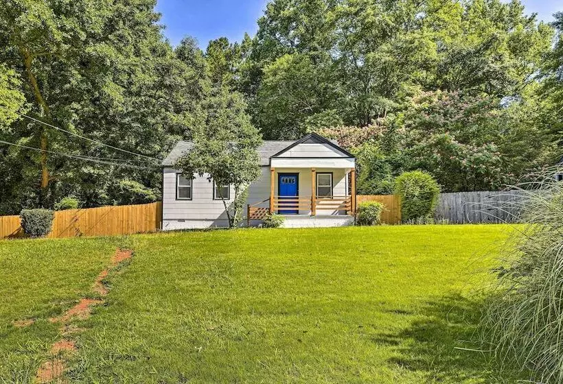 Family Friendly Atlanta Home ~ 3 Mi To Downtown!