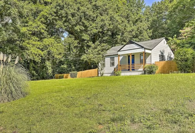 Family Friendly Atlanta Home ~ 3 Mi To Downtown!