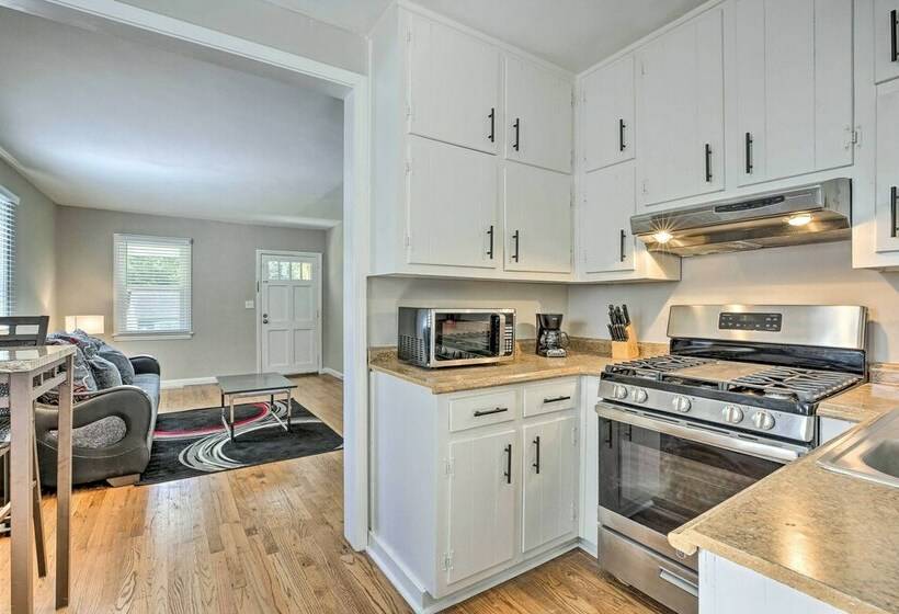 Family Friendly Atlanta Home ~ 3 Mi To Downtown!